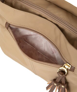 ACE BAGS & LUGGAGE kanana project collection タッセル-e ショルダーバッグ 横 68872 ベージュ