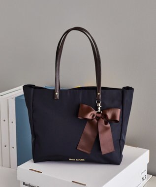 Maison de FLEUR リボンチャーム付き3ルームトートバッグ Navy