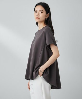 UNFILO 【一部店舗限定カラー】BEAUTY FORM-T フレアTシャツ