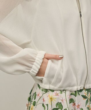 GRACE CONTINENTAL ノーカラーカラミブルゾン ホワイト