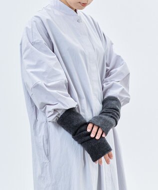 AND WOOL 〈上質な素材と手仕事から生まれた優しいニット〉カシミヤ100%アームウォーマー チャコールグレー