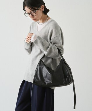 russet トライアングルショルダーバッグ(CE-1675) Black