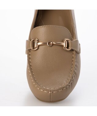 ing <ing>【３E】【サスティナブル】ビット付きモカシューズ ライトベージュ