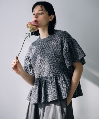 自由区 【カトリエムブーケ】Une forme bosselee ギャザーディテールフェミニンプルオーバー グレー