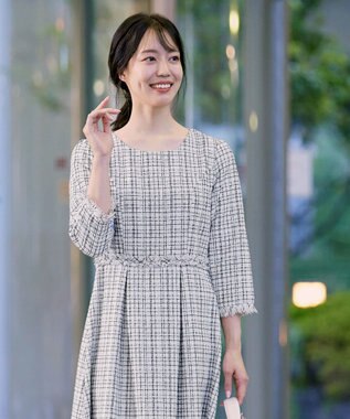 Tiaclasse 絶妙なMIXカラーのツイード素材で存在感溢れるタックワンピース オフブラック