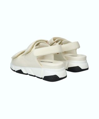 Bridget Birkin 【PARADIS COULEUR】パフィーベルトサンダル オフホワイト