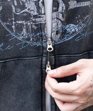 WEGO 【ユニセックス着用ITEM/MLサイズ展開】パウダーブリーチグラフィックZIPパーカー 柄3