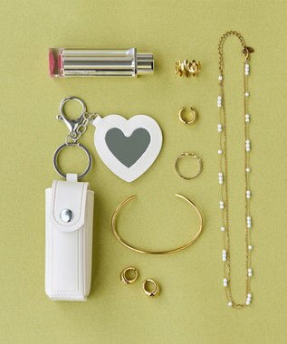 Phoebe 〈ミラー付き〉リップケース　ハート型ミラー　チャーム　レザー調　ホワイト ホワイト
