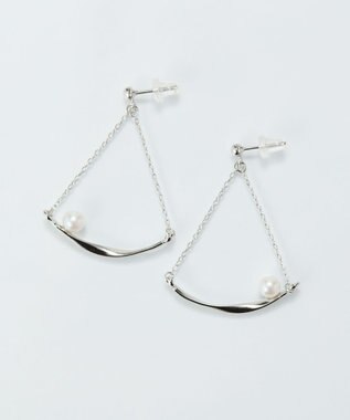 Phoebe 【金属アレルギー対応】スライヴパールトライアングルピアス　シルバー/ニッケルフリー シルバー