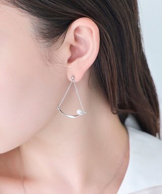 Phoebe 【金属アレルギー対応】スライヴパールトライアングルピアス　シルバー/ニッケルフリー シルバー