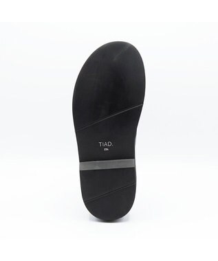 APOM クロスストラップサンダル ブラック