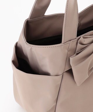 TOCCA 【大人百花掲載】KNOT IN HEART NYLONTOTE M トートバッグ M グレージュ系