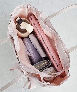 Maison de FLEUR リボンチャーム付き3ルームトートバッグ Beige