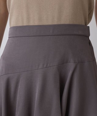 GRACE CONTINENTAL イレヘムサテンスカート チャコール