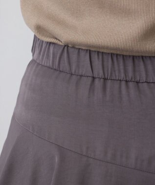 GRACE CONTINENTAL イレヘムサテンスカート チャコール