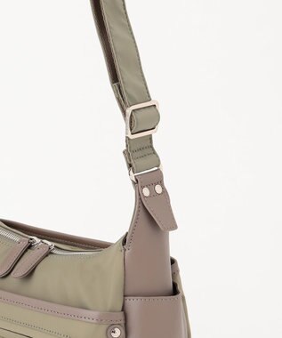 Y'SACCS 【ナイロンタフタ×リサイクルレザー】デイリーポシェット カーキ