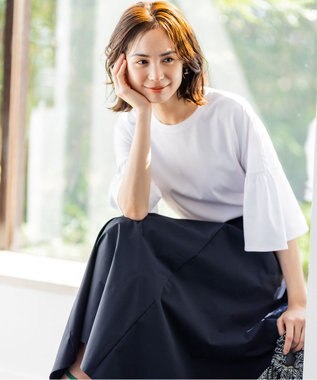 組曲 【汗ジミ防止・撥水】GIZAプレーティング天竺 袖フレア Tシャツ アイボリー系