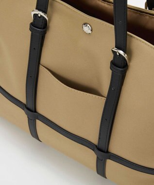 TOPKAPI 【Breath TOPKAPI】FRAME フレーム レザーベルト スクエア トートバッグ　A4 / 軽量 ベージュ