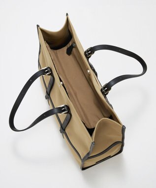 TOPKAPI 【Breath TOPKAPI】FRAME フレーム レザーベルト スクエア トートバッグ　A4 / 軽量 ベージュ
