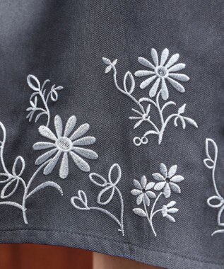 Tiaclasse L 【洗える】花柄刺繍フレアワンピース チャコールグレー