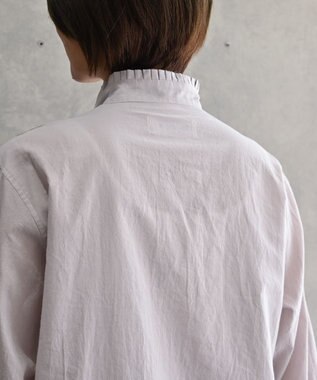 muuc 〈コットン100%〉〈綿ローン生地〉〈ふんわり柔らかな肌触り〉梅小花刺繍 スタンドカラーブラウス ライトグレー