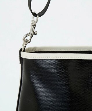 TOPKAPI 【TREASURE TOPKAPI】PVCコート キャンバス ショルダーバッグ / 撥水 ブラック