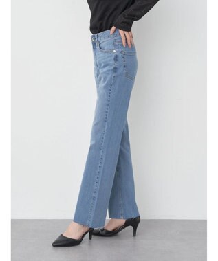 earth music&ecology セルフカットフレアデニムパンツ Light Indigo