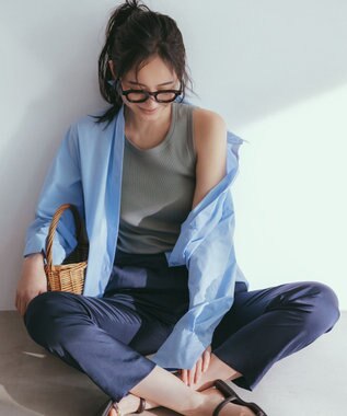 ICB 【MAG×スタイリストコラボ】シャイニーシアーニット×サテンストレートパンツ ベージュニット×ネイビーパンツ