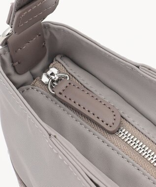 Y'SACCS アシメファスナーポケットショルダー グレージュ