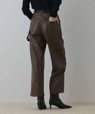 GRACE CONTINENTAL カーブフェイクレザーパンツ ブラウン