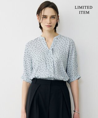 ICB L 【先行予約・WEB限定】BackSatinAmunzen 5分袖キーネックブラウス サックスブルー×モチーフドット柄