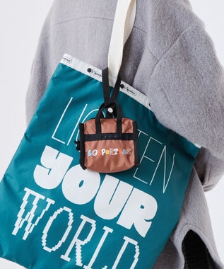 LeSportsac MICRO WEEKENDER CHARM/LSSタイポグラフィチャームブラウン