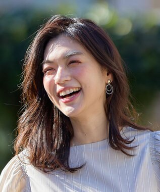 ANY 【WEB限定】オーバルダブルリングピアス(両耳用) ライトゴールド