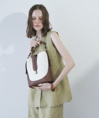 YECCA VECCA ポーチインショルダーバッグ Brown