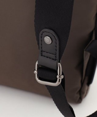 Y'SACCS 【CORDURA×リサイクルレザー】ラウンドフラップリュック カーキ