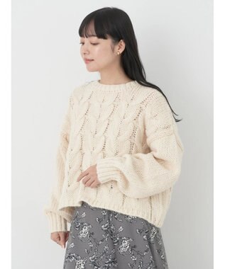 earth music&ecology ローゲージ手編み風ケーブルプルオーバー Off White