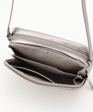 LA BAGAGERIE ランダムプリーツショルダーバッグ ガンメタリック