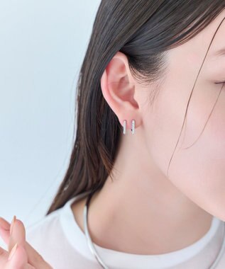 Phoebe 【痛くないシリーズ/金属アレルギー対応】ダブルラインビジューライトフィットイヤリング　シルバー シルバー