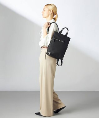 Y'SACCS アシメファスナーポケットリュック ブラック