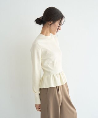 YECCA VECCA 金釦ペプラムニット Ivory