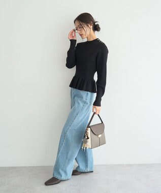 YECCA VECCA 金釦ペプラムニット Black