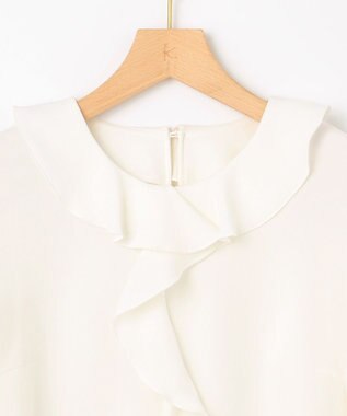 組曲 L ラッフルデシン ブラウス アイボリー系