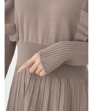 earth music&ecology ショルダーフリルニットワンピース Mocha