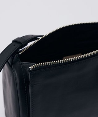 russet ソフトレザーロールショルダーバッグ(CE-1661) Black