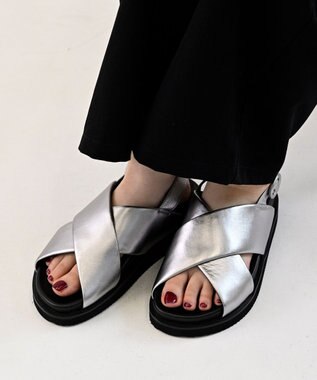 APOM クロスストラップサンダル25 シルバー