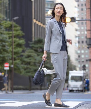 J.PRESS LADIES L 【セットアップ対応・洗える・撥水・防汚】コットンFITTYシャーク テーパード パンツ ライトグレー系