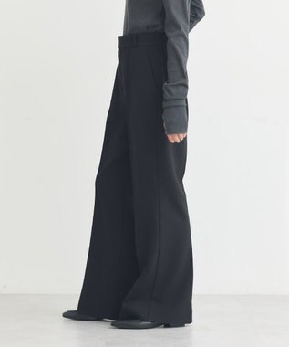 earth music&ecology センターシームフレアパンツ Black