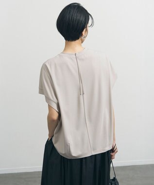 UNFILO 【一部店舗限定カラー】BEAUTY FORM-T コクーンTシャツ グレージュ