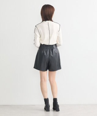 earth music&ecology シンセティックレザーショートパンツ Black