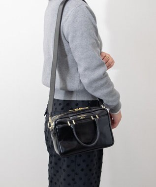 INTER-CHAUSSURES 【CHRISTIAN VILLA】スクエアレザーハンドバッグ ブラック